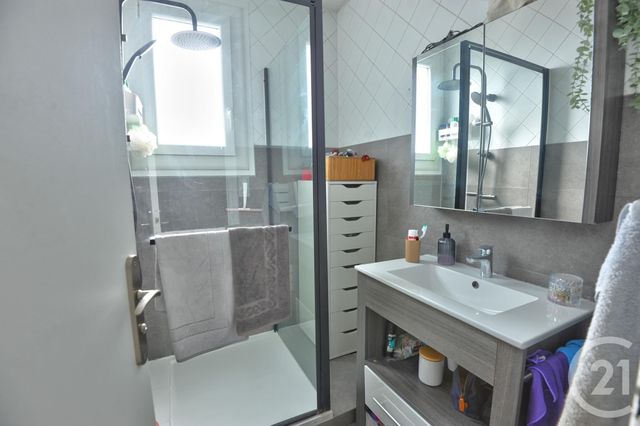 Appartement &agrave; louer - 3 pi&egrave;ces - 63 m2 - Romans Sur Isere - 26 - RHONE-ALPES