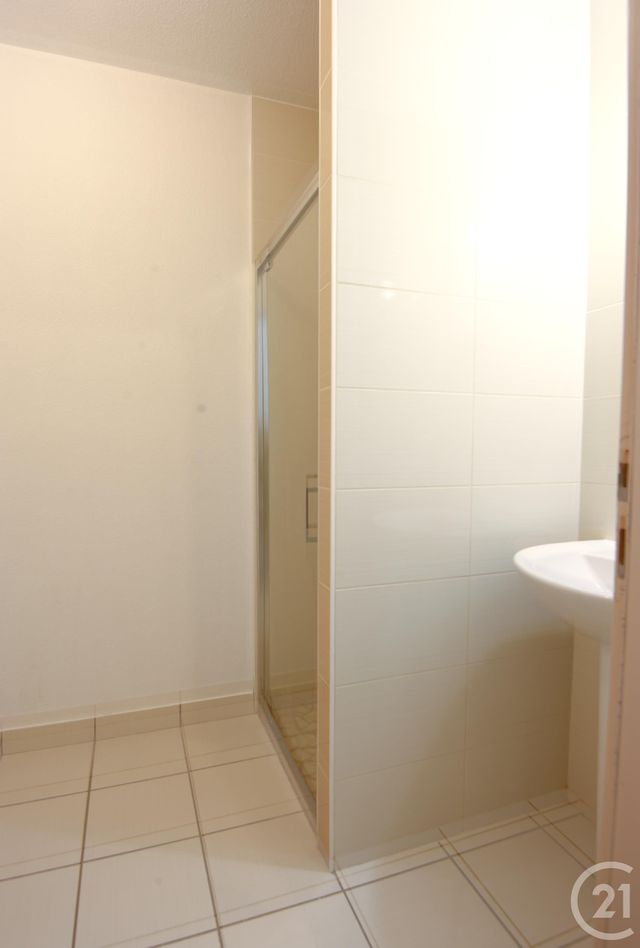 Appartement &agrave; louer - 3 pi&egrave;ces - 57,36 m2 - Romans Sur Isere - 26 - RHONE-ALPES