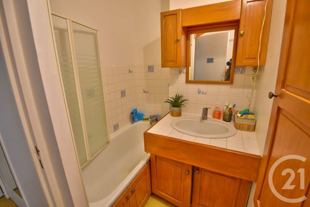 Appartement &agrave; louer - 2 pi&egrave;ces - 35,84 m2 - Romans Sur Isere - 26 - RHONE-ALPES