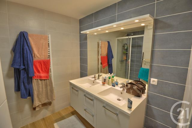 Appartement &agrave; louer - 3 pi&egrave;ces - 82 m2 - Romans Sur Isere - 26 - RHONE-ALPES