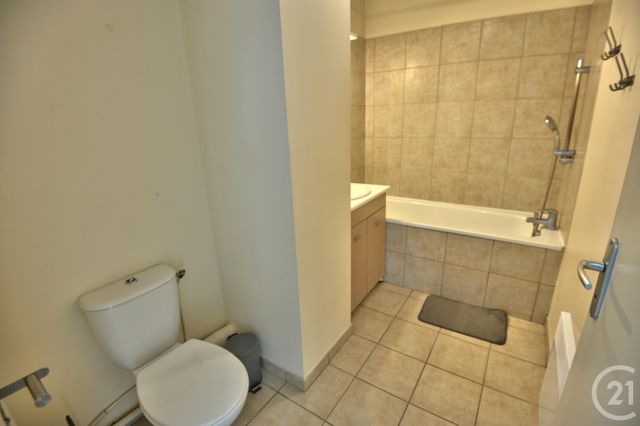 Appartement &agrave; louer - 2 pi&egrave;ces - 49,44 m2 - Romans Sur Isere - 26 - RHONE-ALPES