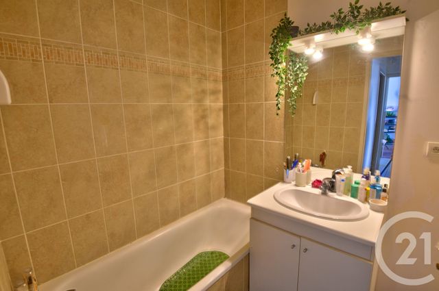 Appartement &agrave; louer - 2 pi&egrave;ces - 49,77 m2 - Romans Sur Isere - 26 - RHONE-ALPES