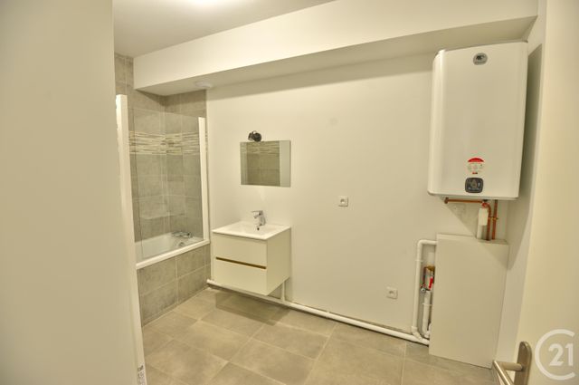 Appartement &agrave; louer - 3 pi&egrave;ces - 82,05 m2 - Bourg De Peage - 26 - RHONE-ALPES