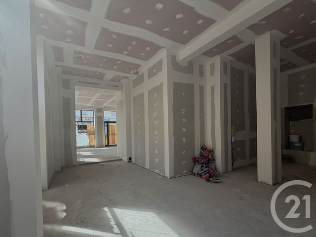 Appartement Local &agrave; louer - 1 pi&egrave;ce - 188 m2 - St Fons - 69 - RHONE-ALPES
