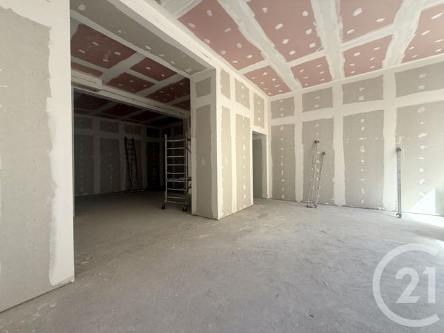 Appartement Local &agrave; louer - 1 pi&egrave;ce - 93 m2 - St Fons - 69 - RHONE-ALPES