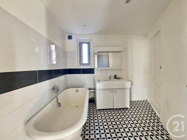 Appartement T5 à louer - 5 pièces - 112,31 m2 - St Fons - 69 - RHONE-ALPES