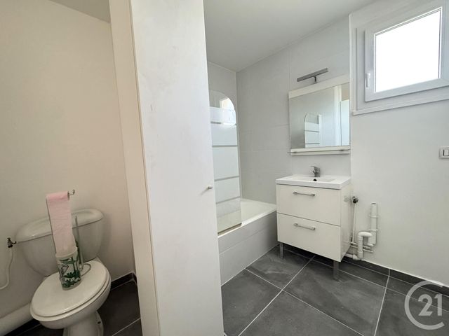 Appartement F2 à louer - 2 pièces - 49,66 m2 - Decines Charpieu - 69 - RHONE-ALPES