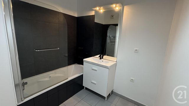 Appartement T4 &agrave; vendre - 4 pi&egrave;ces - 74,11 m2 - St Fons - 69 - RHONE-ALPES