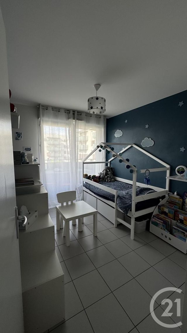 Appartement T4 à vendre - 4 pièces - 74,11 m2 - St Fons - 69 - RHONE-ALPES