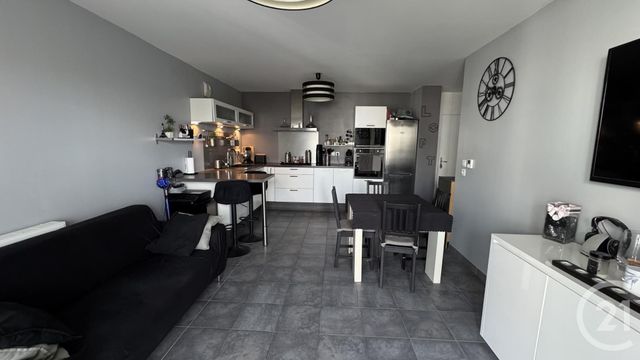 Appartement T4 à vendre - 4 pièces - 74,11 m2 - St Fons - 69 - RHONE-ALPES