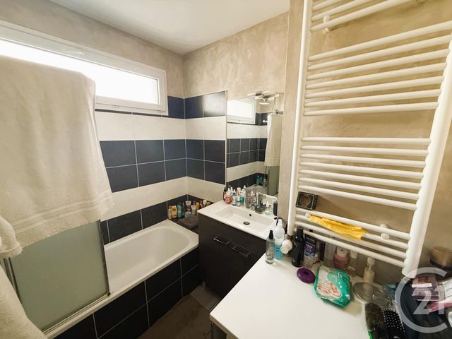 Appartement T3 &agrave; vendre - 3 pi&egrave;ces - 66 m2 - Venissieux - 69 - RHONE-ALPES