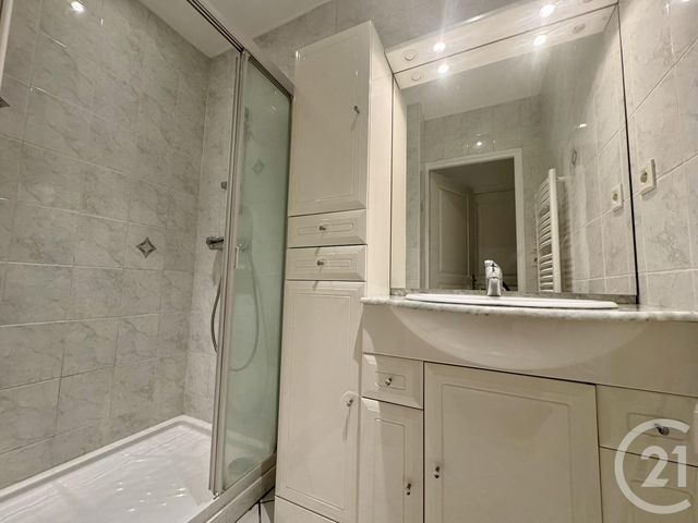 Appartement T2 &agrave; louer - 2 pi&egrave;ces - 43,54 m2 - St Fons - 69 - RHONE-ALPES