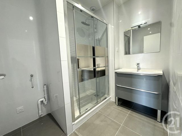 Appartement T3 &agrave; louer - 3 pi&egrave;ces - 60,20 m2 - St Fons - 69 - RHONE-ALPES