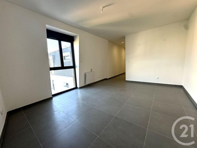 Appartement T3 &agrave; louer - 3 pi&egrave;ces - 60,20 m2 - St Fons - 69 - RHONE-ALPES