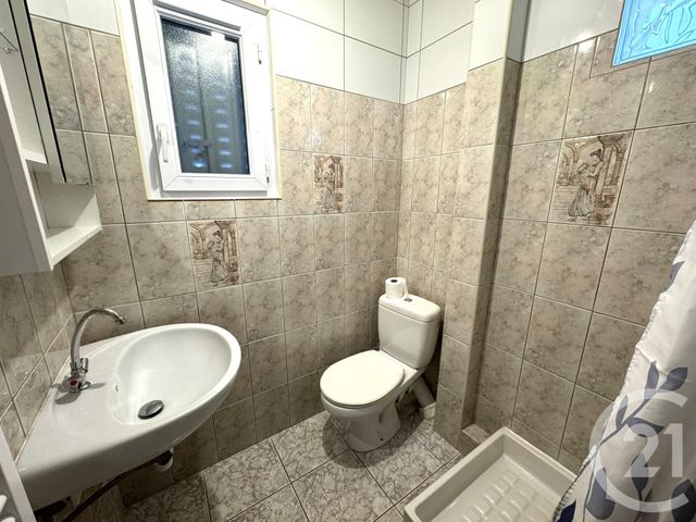 Appartement T3 &agrave; louer - 3 pi&egrave;ces - 45,19 m2 - St Fons - 69 - RHONE-ALPES