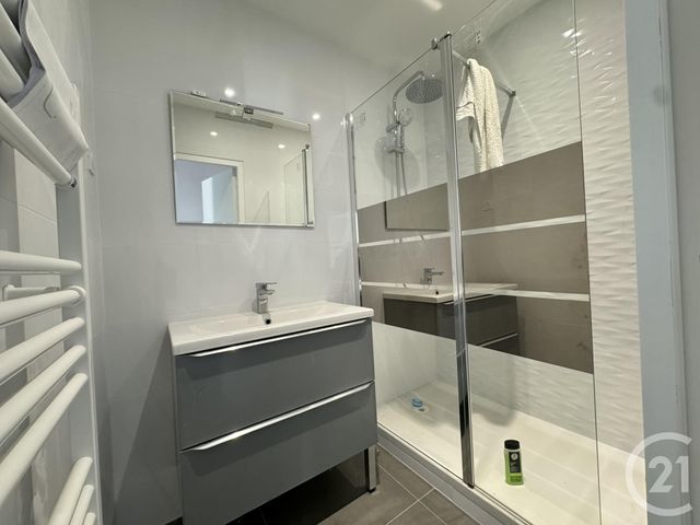 Appartement T2 &agrave; louer - 2 pi&egrave;ces - 40,40 m2 - St Fons - 69 - RHONE-ALPES