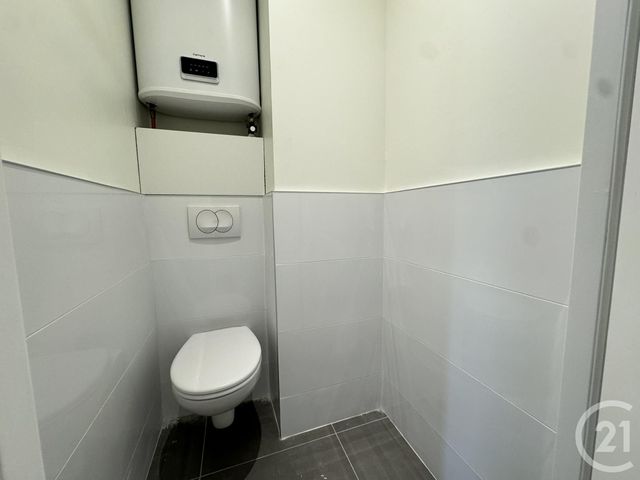 Appartement T2 &agrave; louer - 2 pi&egrave;ces - 40,40 m2 - St Fons - 69 - RHONE-ALPES