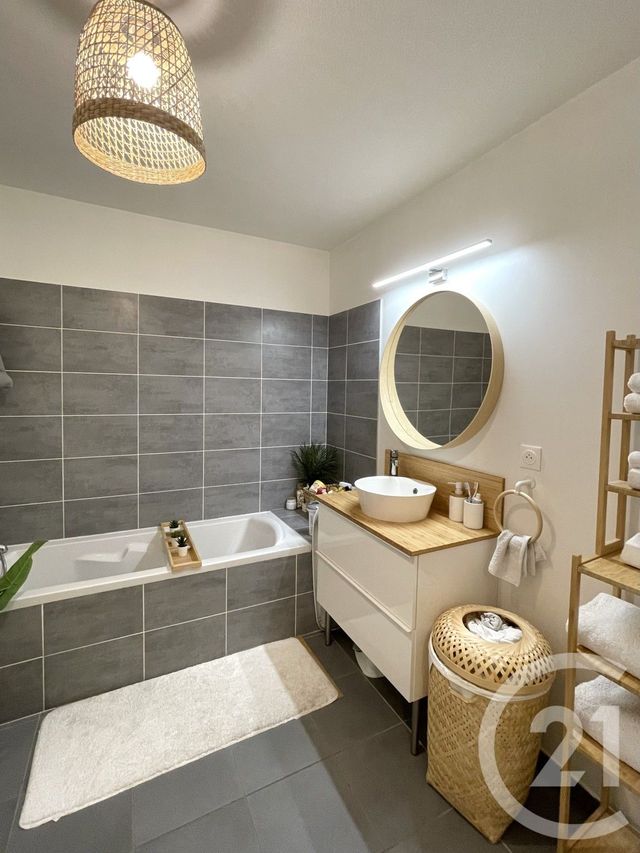 Appartement T3 &agrave; vendre - 3 pi&egrave;ces - 70,04 m2 - St Fons - 69 - RHONE-ALPES