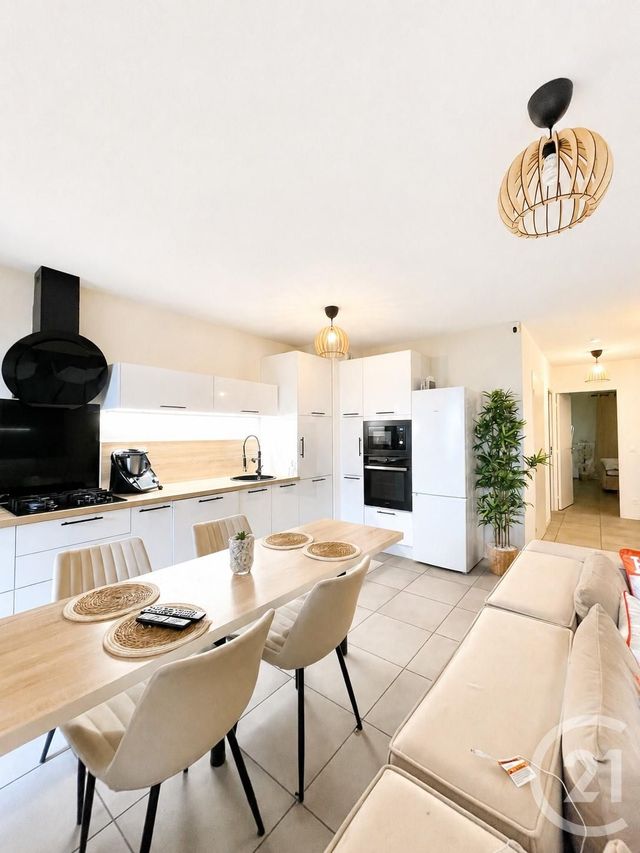 Appartement T3 &agrave; vendre - 3 pi&egrave;ces - 70,04 m2 - St Fons - 69 - RHONE-ALPES