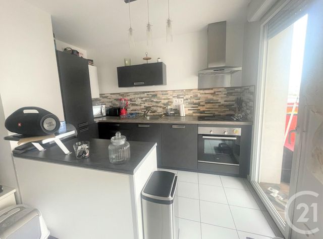 Appartement T3 &agrave; vendre - 3 pi&egrave;ces - 66,10 m2 - St Fons - 69 - RHONE-ALPES