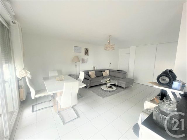Appartement T3 &agrave; vendre - 3 pi&egrave;ces - 66,10 m2 - St Fons - 69 - RHONE-ALPES