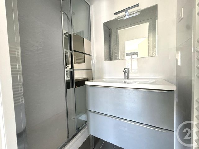 Appartement T2 &agrave; louer - 2 pi&egrave;ces - 42,10 m2 - St Fons - 69 - RHONE-ALPES