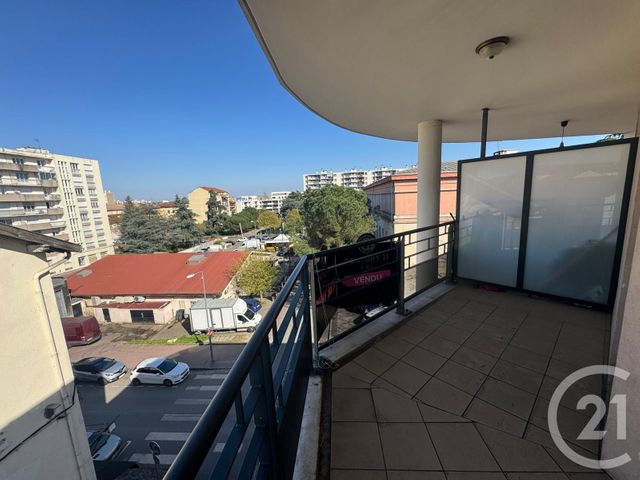 Appartement T3 &agrave; vendre - 3 pi&egrave;ces - 69,72 m2 - St Fons - 69 - RHONE-ALPES