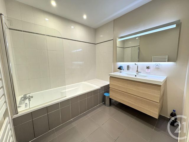 Appartement F5 &agrave; louer - 5 pi&egrave;ces - 93,17 m2 - St Fons - 69 - RHONE-ALPES