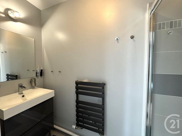 Appartement F5 &agrave; louer - 5 pi&egrave;ces - 93,17 m2 - St Fons - 69 - RHONE-ALPES