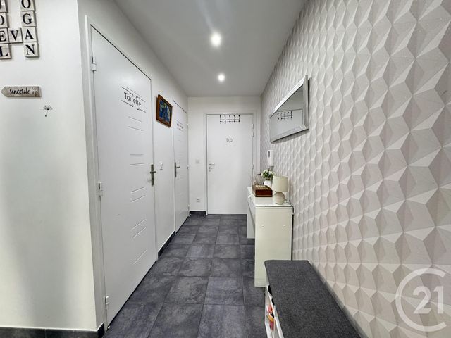 Appartement F5 &agrave; louer - 5 pi&egrave;ces - 93,17 m2 - St Fons - 69 - RHONE-ALPES