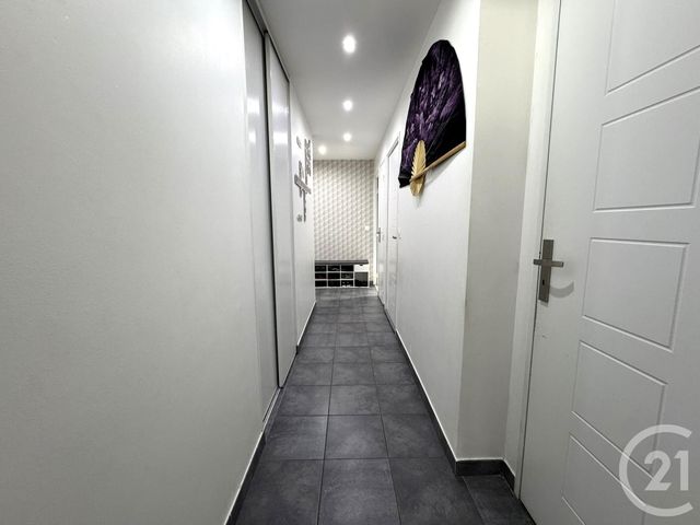 Appartement F5 &agrave; louer - 5 pi&egrave;ces - 93,17 m2 - St Fons - 69 - RHONE-ALPES