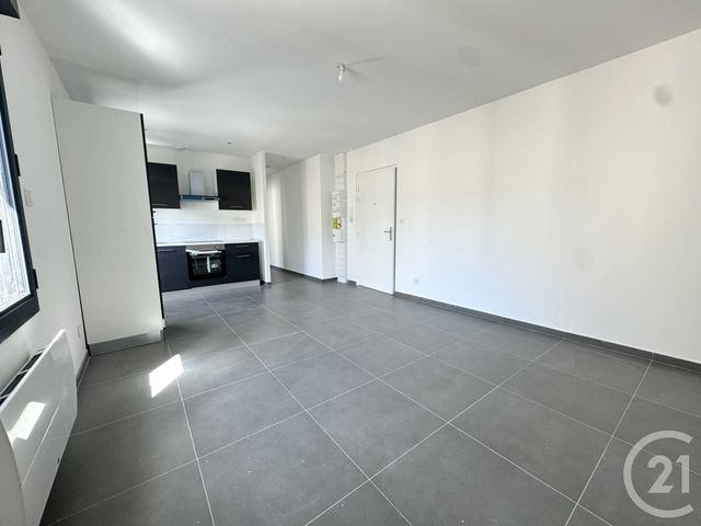 Appartement T2 &agrave; louer - 2 pi&egrave;ces - 40,70 m2 - St Fons - 69 - RHONE-ALPES