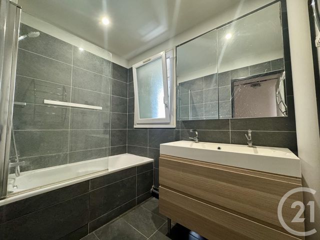 Appartement F3 &agrave; louer - 3 pi&egrave;ces - 68 m2 - St Fons - 69 - RHONE-ALPES