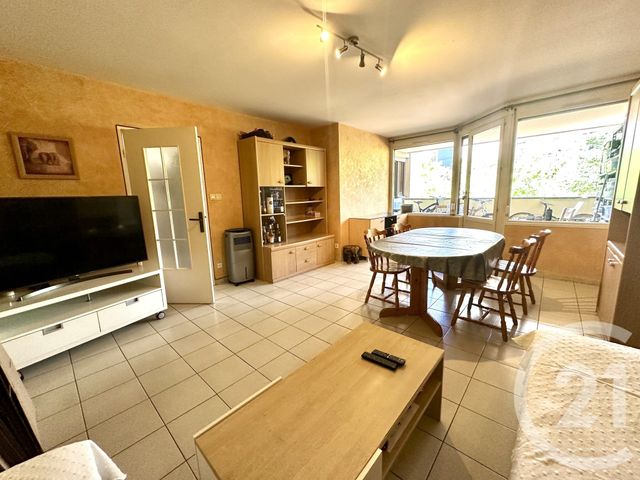 Appartement T4 &agrave; louer - 4 pi&egrave;ces - 90 m2 - Venissieux - 69 - RHONE-ALPES