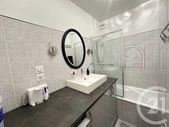 Appartement T4 &agrave; louer - 4 pi&egrave;ces - 90 m2 - Venissieux - 69 - RHONE-ALPES
