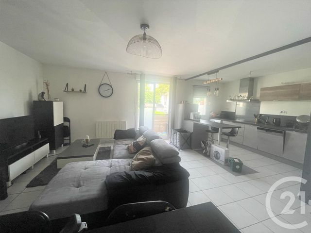 Appartement T3 &agrave; louer - 3 pi&egrave;ces - 65,92 m2 - Venissieux - 69 - RHONE-ALPES