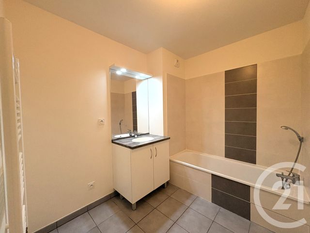 Appartement T3 &agrave; vendre - 3 pi&egrave;ces - 62 m2 - Venissieux - 69 - RHONE-ALPES