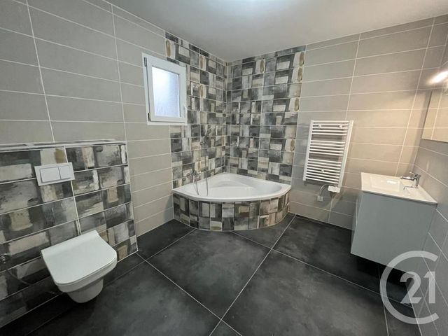 Maison &agrave; louer - 5 pi&egrave;ces - 107,84 m2 - Le Peage De Roussillon - 38 - RHONE-ALPES
