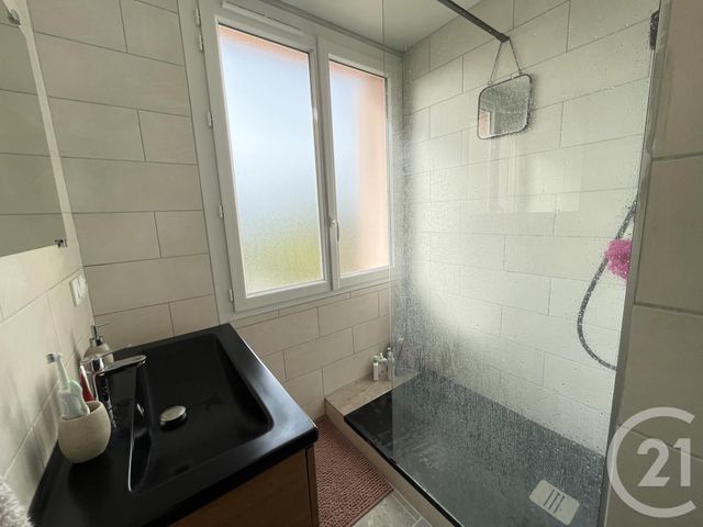 Appartement T3 &agrave; louer - 3 pi&egrave;ces - 53,02 m2 - St Fons - 69 - RHONE-ALPES