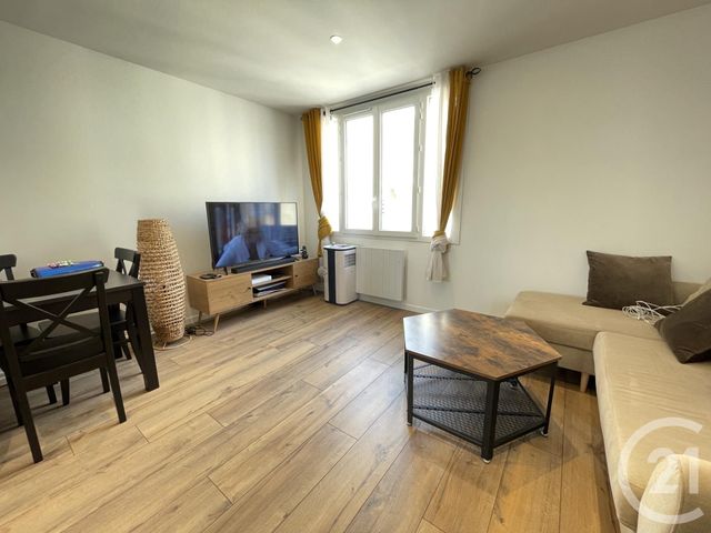 Appartement T3 &agrave; louer - 3 pi&egrave;ces - 53,02 m2 - St Fons - 69 - RHONE-ALPES