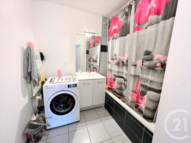 Appartement T4 &agrave; vendre - 4 pi&egrave;ces - 74,07 m2 - Venissieux - 69 - RHONE-ALPES
