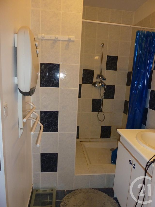 Appartement F2 &agrave; louer - 2 pi&egrave;ces - 40,78 m2 - St Fons - 69 - RHONE-ALPES