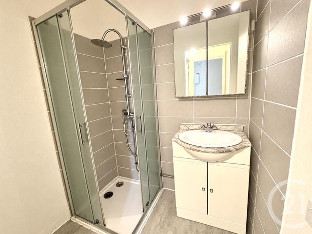 Appartement T3 &agrave; vendre - 3 pi&egrave;ces - 61,53 m2 - St Fons - 69 - RHONE-ALPES