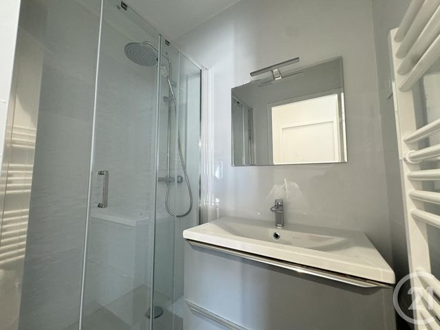 Appartement T2 &agrave; louer - 2 pi&egrave;ces - 43,40 m2 - St Fons - 69 - RHONE-ALPES