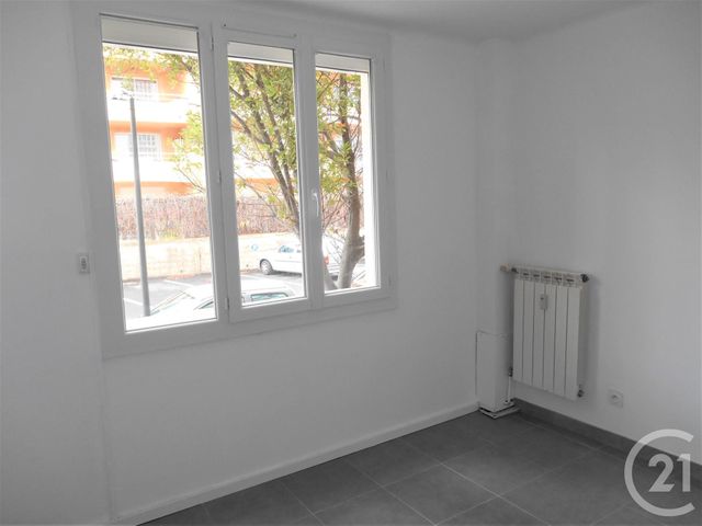 Appartement F4 &agrave; louer - 4 pi&egrave;ces - 65 m2 - Beziers - 34 - LANGUEDOC-ROUSSILLON