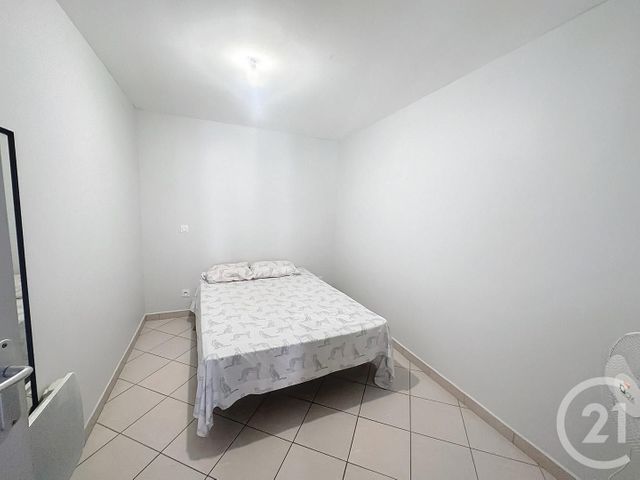 Appartement F1 &agrave; louer - 1 pi&egrave;ce - 40 m2 - Beziers - 34 - LANGUEDOC-ROUSSILLON