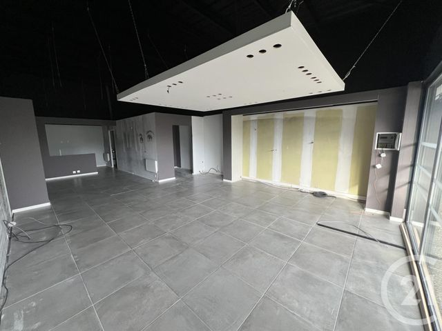 Appartement Local à louer - 3 pièces - 75 m2 - L Isle Jourdain - 32 - MIDI-PYRENEES