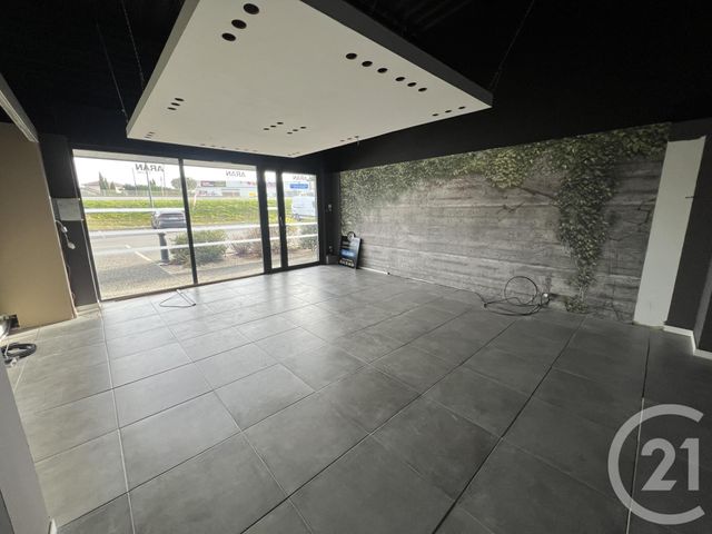 Appartement Local à louer - 3 pièces - 75 m2 - L Isle Jourdain - 32 - MIDI-PYRENEES