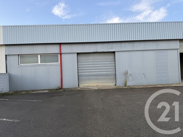 Maison &agrave; louer - 2 pi&egrave;ces - 250 m2 - L Isle Jourdain - 32 - MIDI-PYRENEES