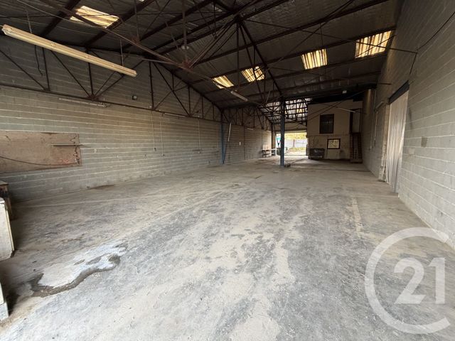 Maison &agrave; louer - 2 pi&egrave;ces - 250 m2 - L Isle Jourdain - 32 - MIDI-PYRENEES